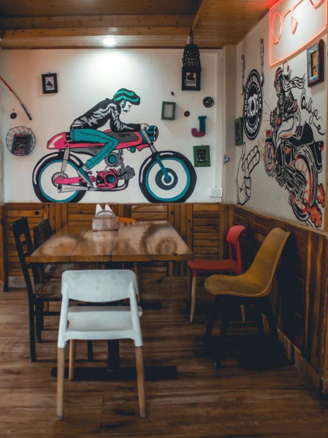 Throttle Shrottle Moto Hostel Manāli Buitenkant foto