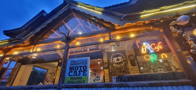Throttle Shrottle Moto Hostel Manāli Buitenkant foto