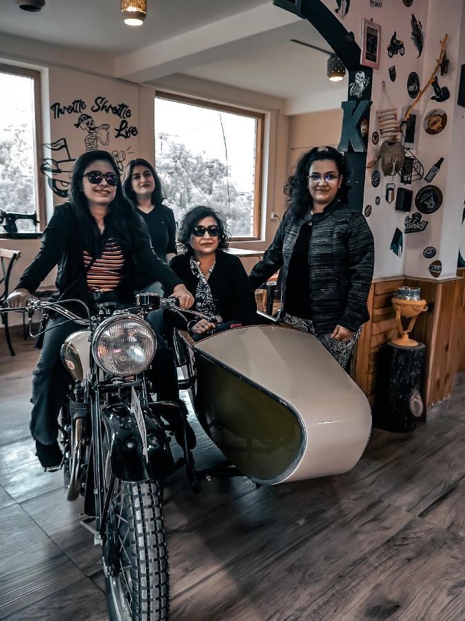 Throttle Shrottle Moto Hostel Manāli Buitenkant foto