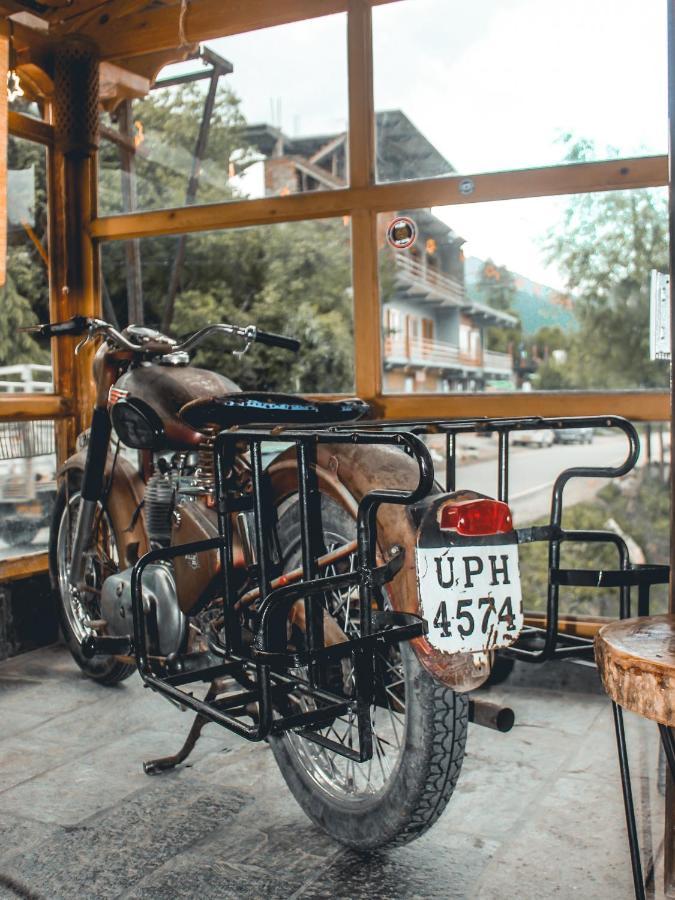 Throttle Shrottle Moto Hostel Manāli Buitenkant foto