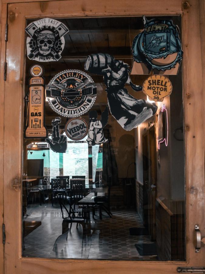 Throttle Shrottle Moto Hostel Manāli Buitenkant foto